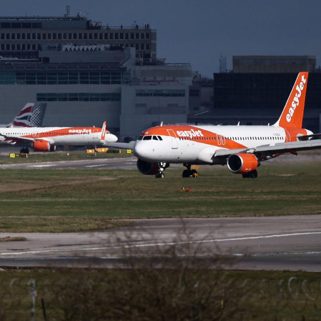 Zrakoplovi Easyjeta u londonskoj zračnoj luci Gatwick