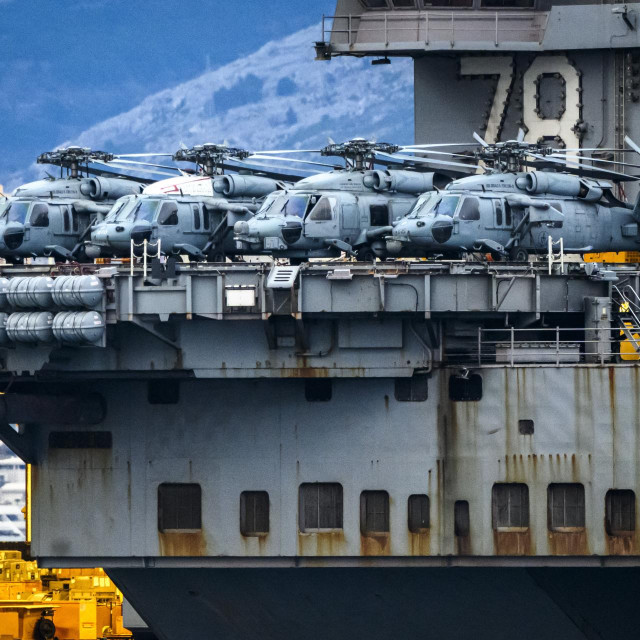 USS Gerald R. Ford u splitskom akvatoriju, ilustracija