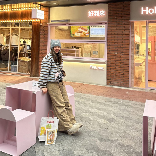 Crew TikTok kreatorica Alina Debogović posjetila je Kinu te otkrila kako je to zemlja snažnih kontrasta u kojoj se stoljetna tradicija i tehnološka budućnost susreću na svakom koraku