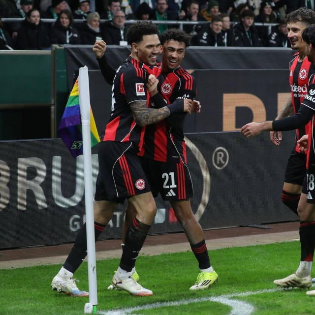 Igrači Eintracht Frankfurta slave gol