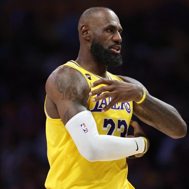 LeBron James bi s 41 godinom sad trebao staviti momčad na svoja leđa i povesti Lakerse do drugog kruga doigravanja kad bi se vratili Luka Dončić i Austin Reaves