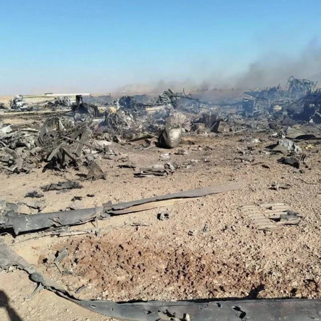 Iranski državni mediji objavili su slike helikoptera za traganje i spašavanje za koje tvrde da su ih oborili. Amerikanci tvrde da su ih sami digli u zrak