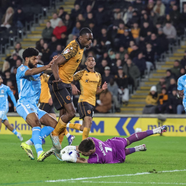 Hrvatski reprezentativac na vratima Hull Cityja, Ivor Pandur, sačuvao je svoju mrežu čistom protiv najbolje momčadi drugog engleskog razreda Coventry Cityja