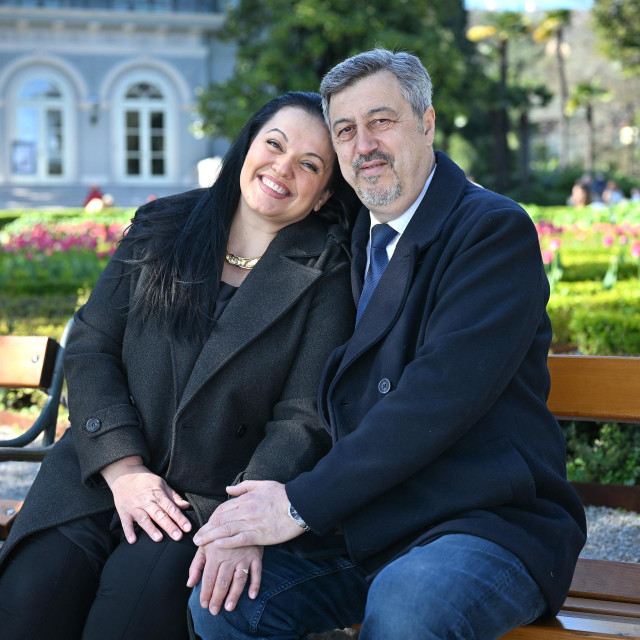 „Robert me osvojio divnim karakterom i osobnošću. Smirenošću i razumijevanjem za moj posao”, kaže nagrađivana sopranistica koja je sa suprugom nastupala u ‘Cavalleriji rusticani‘ i operi ‘Nikola Šubić Zrinjski‘