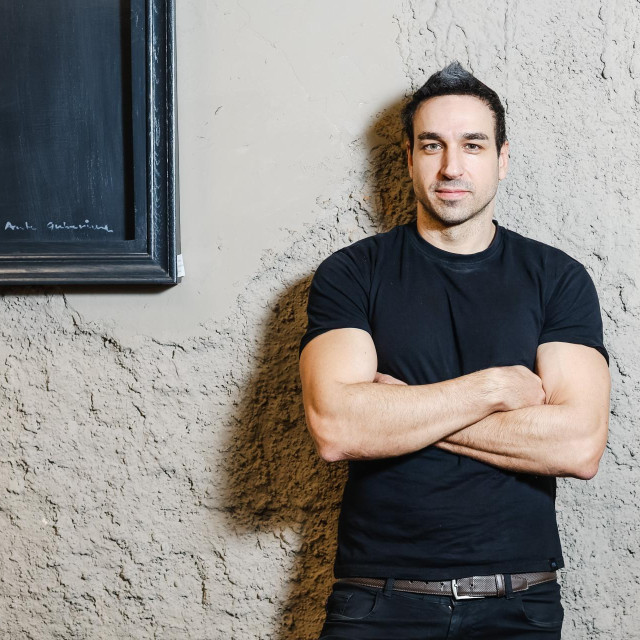 Trebao je to biti još jedan uobičajeni ‘skakački‘ vikend u Poreču, no sudbina je htjela drukčije. Padobran mu se u zraku zapetljao i Filip je pao na avionski hangar, a s njega na tlo - bio je to udarac koji je mogao biti koban