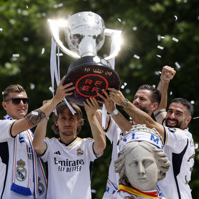Toni Kroos, Luka Modrić, Dani Carvajal u prvom planu