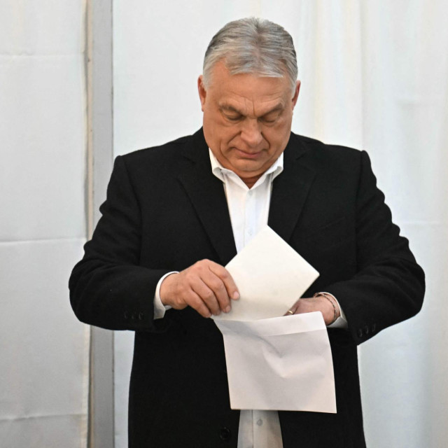 Obranova stranka Fidesz zaostaje za Tiszom