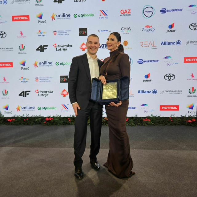 Dario Jurišić sa sestrom Helenom Jurišić