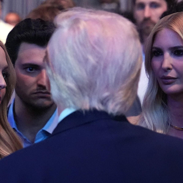 Donald Trump, Tiffany Trump, Michael Boulos i Ivanka Trump 