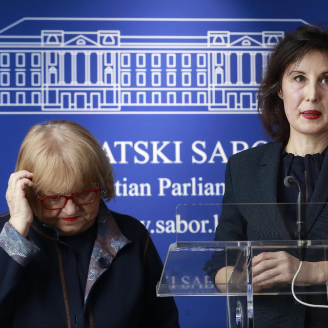Anka Mrak Taritaš, Dalija Orešković