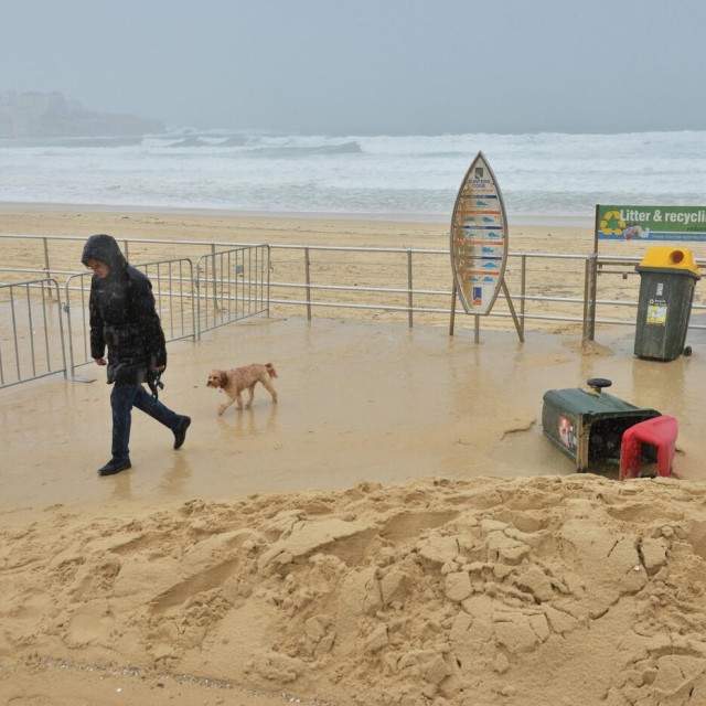 Kiša na plaži Bondi