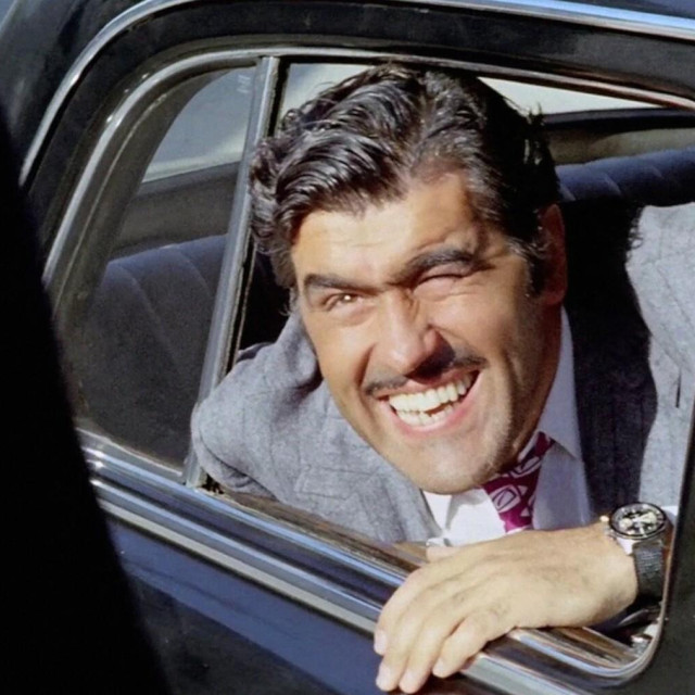 Milan Calibre 9, režija Fernando Di Leo, Mario Adorf.
 