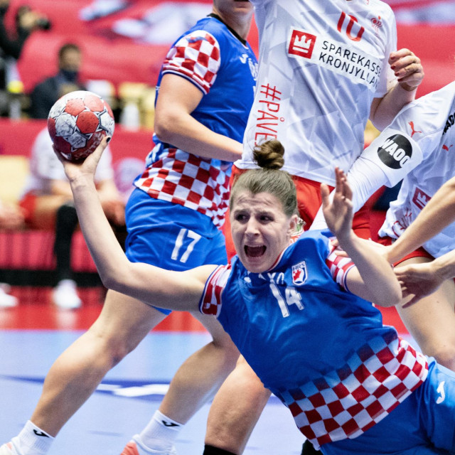 Larissa Kalaus u utakmici za broncu s Danskoj na Euru 2020. 