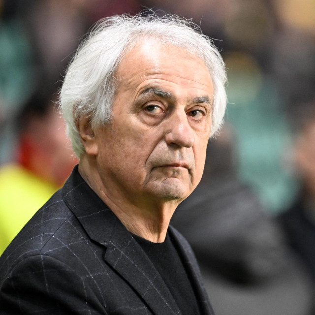 Vahid Halilhodžić nije bio zadovoljan suđenjem, isključen je njegov igrač, a zatim i on
