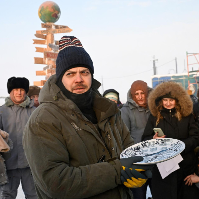Rusi redatelj Aleksandr Začinjajev u selu Teberika je snimio film Preživjeti na ledu