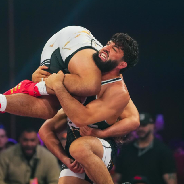 Arman Tsarukjan vs. Urijah Faber