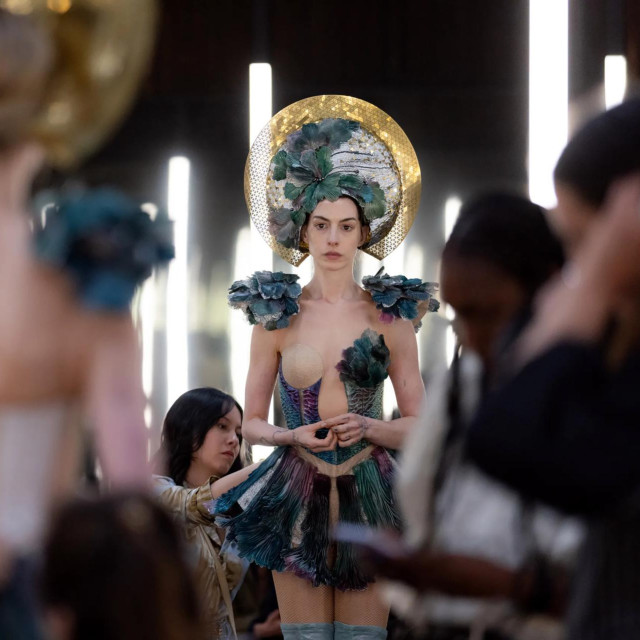 Anne Hathaway u filmu ”Mother Mary – Ikona”