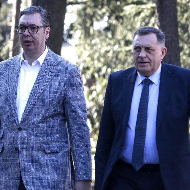 Aleksandar Vučić, Milorad Dodik