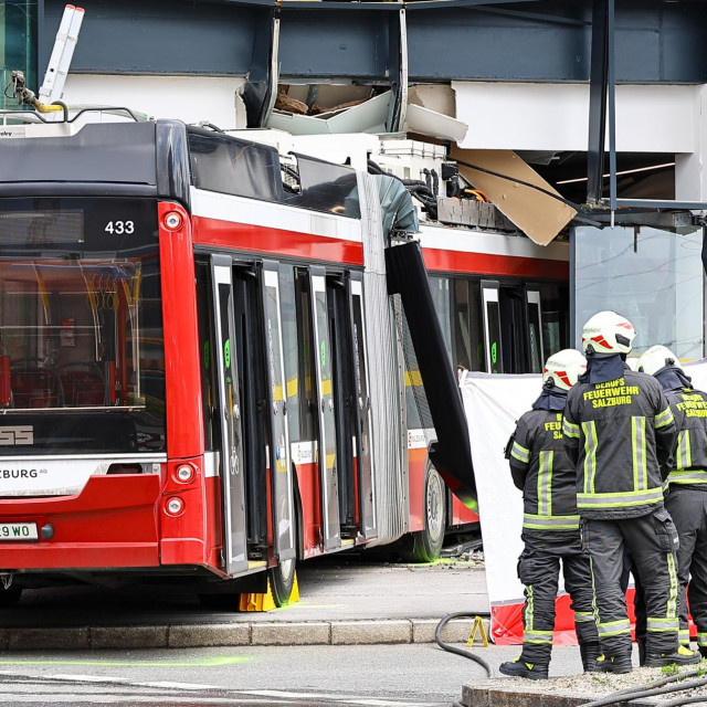 Jedna je osoba poginula, a više je ozlijeđenih