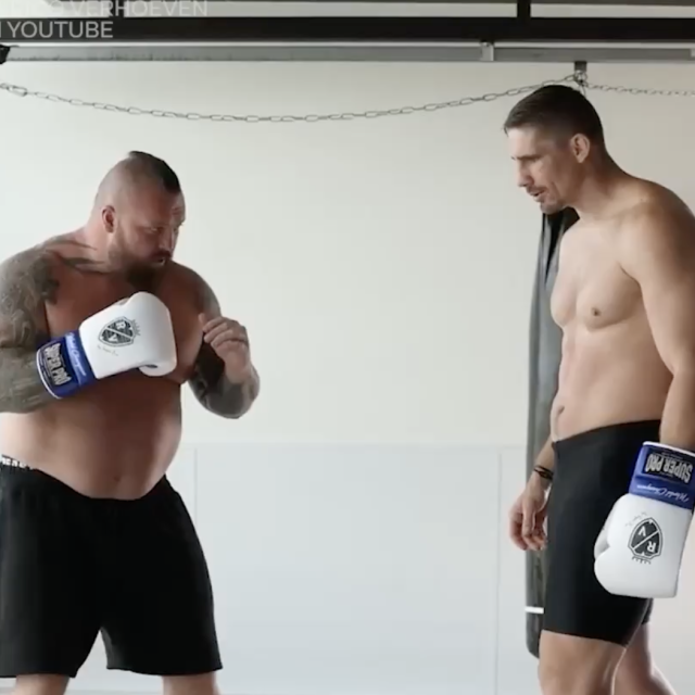Eddie Hall (lijevo) I Rico Verhoeven (desno)