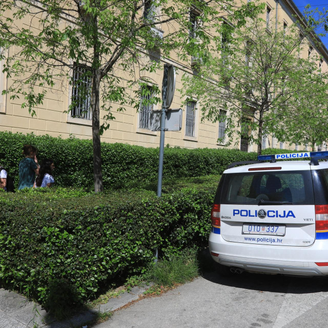 Netko je jučer javio da su u školama u Splitsko-dalmatinskoj županiji postavljene bombe