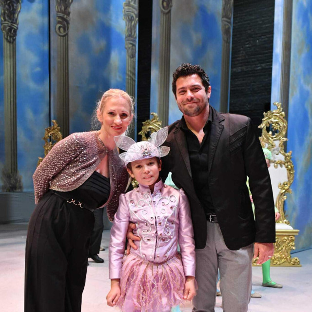 Gabriel uz mamu i tatu koji su mu bili podršak na svakoj izvedbi