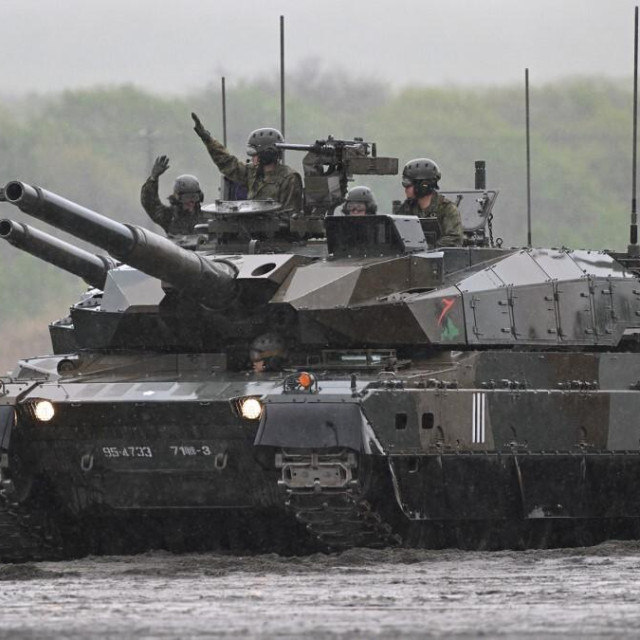 Japanski glavni borbeni tenk Type 10