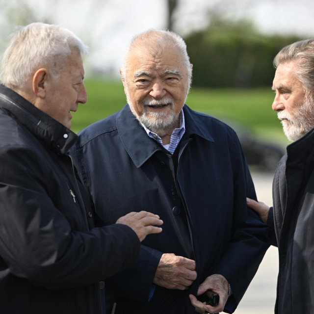 Bivši predsjednik Stjepan Mesić u Jasenovcu