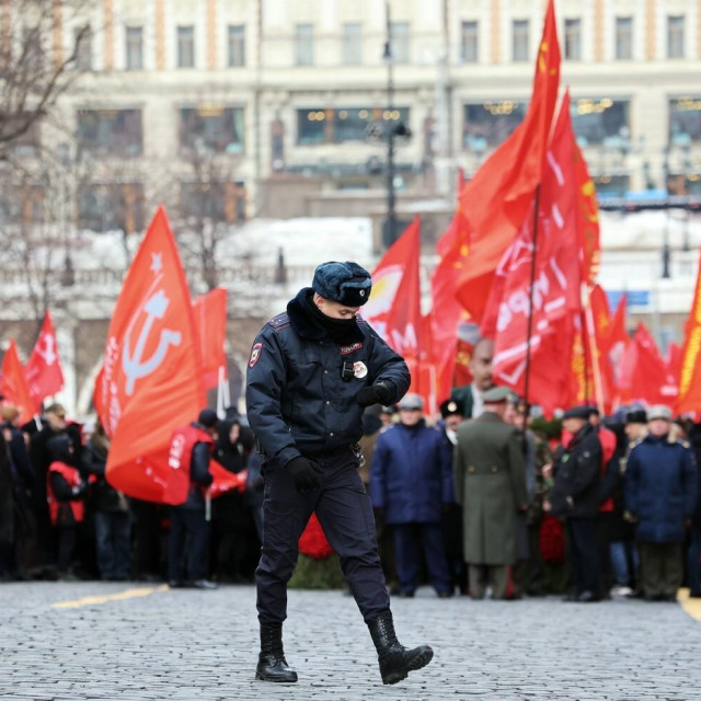 Obilježavanje 99. godišnjice smrti vođe Oktobarske revolucije Vladimira Iljiča Lenjina