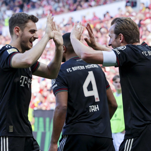Josip Stanišić i Harry Kane
