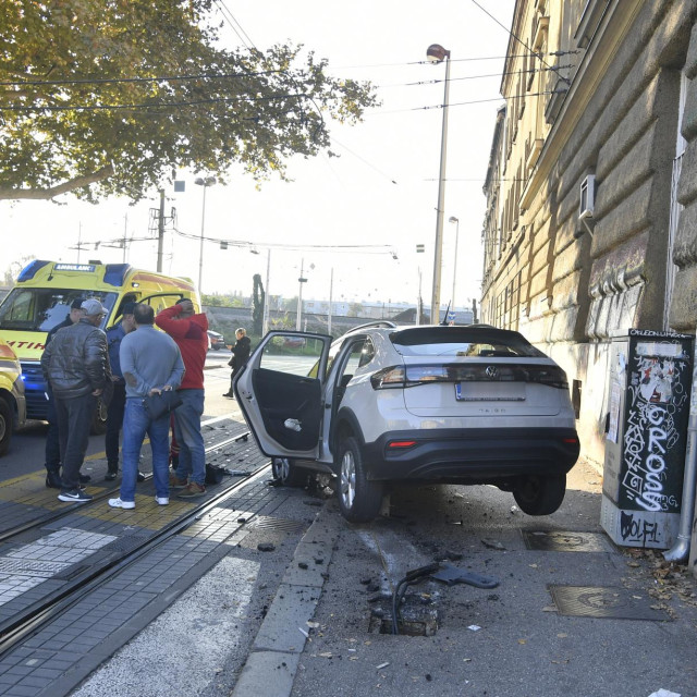 Prometna nesreća na križanju Savske i Vodnikove 