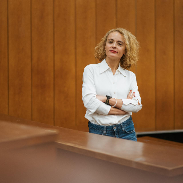 Anda Bukvić Pažin književna je prevoditeljica i sveučilišna lektorica. Prevodi prozu, publicistiku i književnost za djecu s njemačkog i engleskog jezika