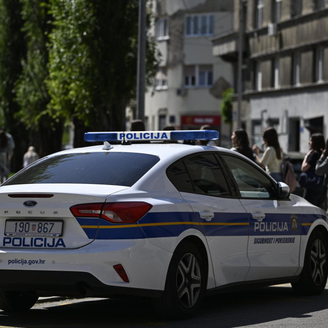 Evakuacija zbog dojave o bombi u školi u centru Zagreba