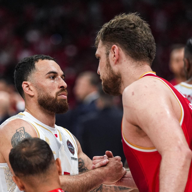 Mike James (Monaco) i dvostruki uzastopni MVP Eurolige, Saša Vezenkov (Olympiacos), susreću se u reprizi prošlogodišnjeg polufinala