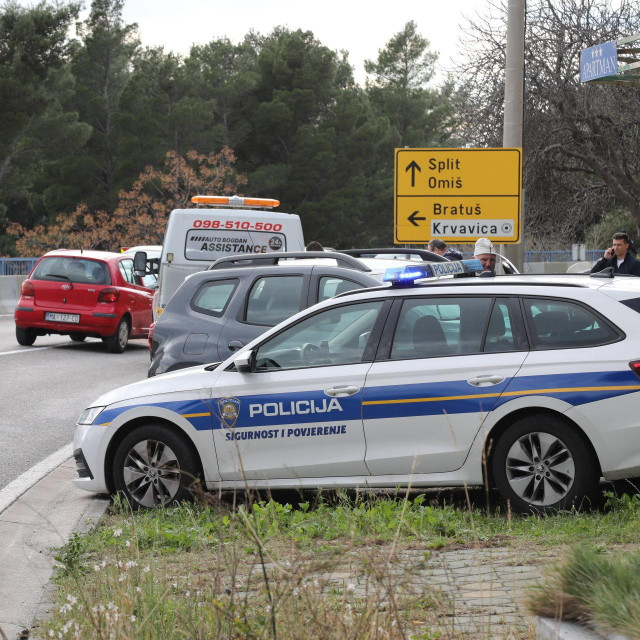 Prometna policija kod Makarske, ilustracija