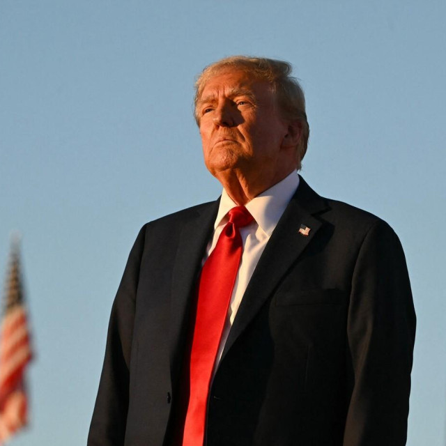 Donald Trump ponovno se bavi carinama