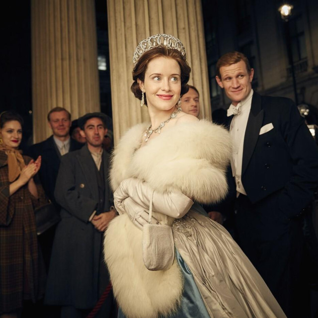 Claire Foy i Matt Smith na setu serije