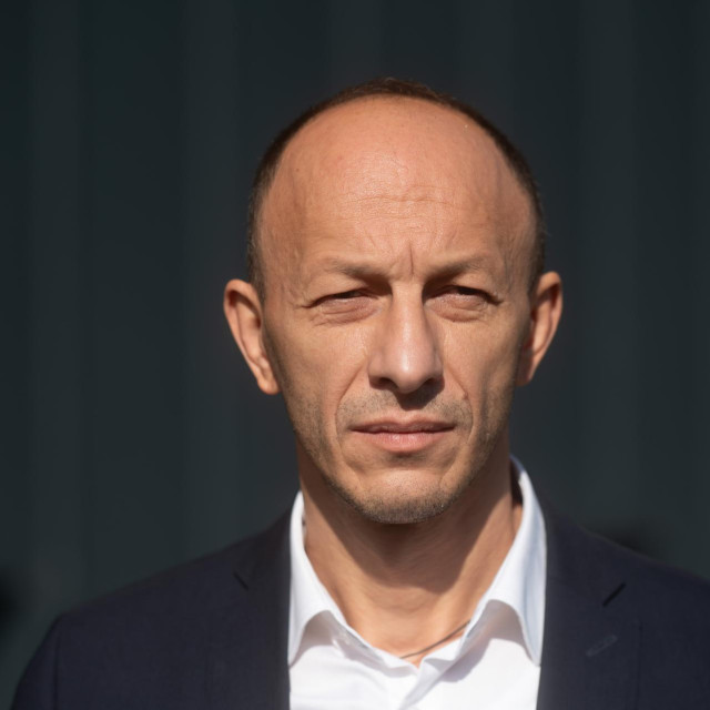 Ličko-senjski župan Ernest Petry u središtu skandala: na privatnoj zabici gađala ga pepeljarom, alkotest pokazao više od jednog promila — image 4