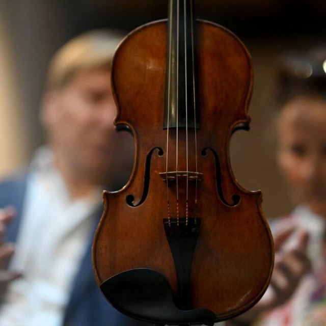 Stradivarijeva violina iz 1720. godine/Ilustracija