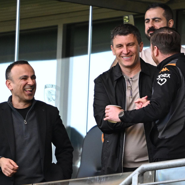 Sergej Jakirović slavi ulazak u play-off na tribinama