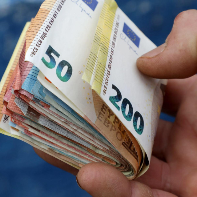 Prosječna neto plaća u Zagrebu u siječnju 1703 eura, najviša u naftnom sektoru 2628 eura — image 4