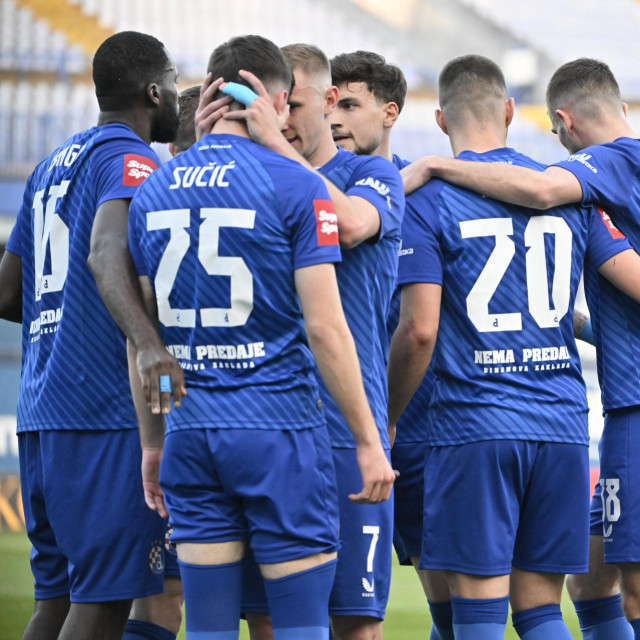 Petar Sučić slavi gol u dresu Dinama
