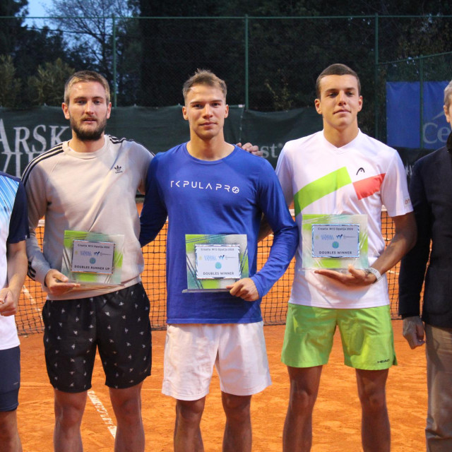 Finalisti i pobjednici lanjskog turnira parova i direktor turnira Branimir Horvat