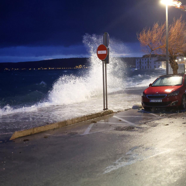 Jugo u Kaštelima