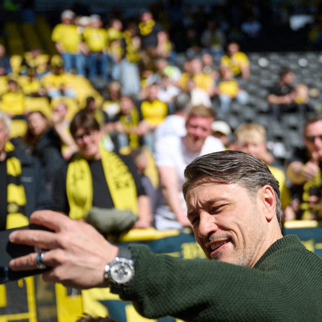 Niko Kovač fotografira selfie s navijačima Borussije Dortmund