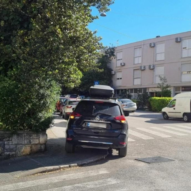 Nepropisno parkiranje u Splitu