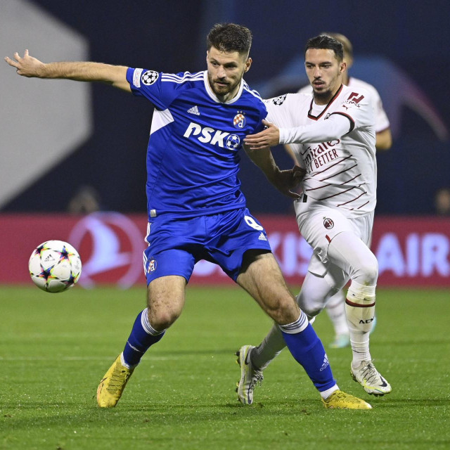 Bruno Petković i Ismael Bennacer na utakmici Dinamo - Milan