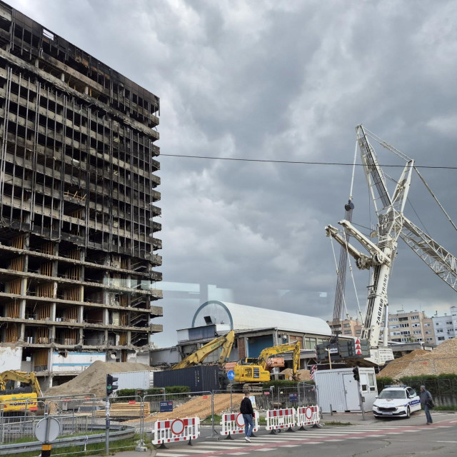 Zbog požara Vjesnika ukinute su dvije stanice linije 107