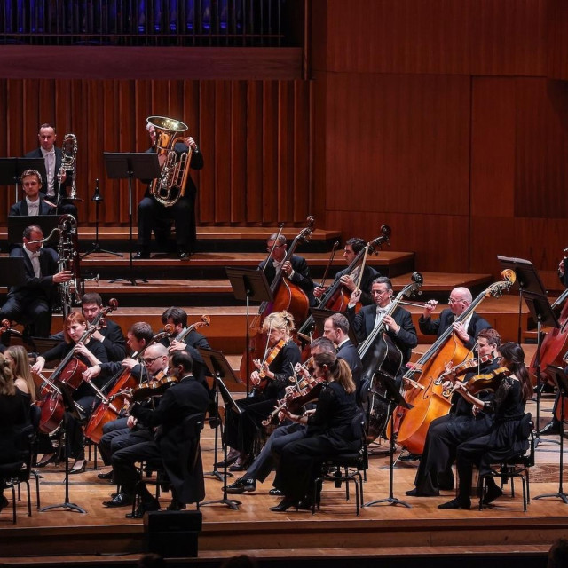 20.02.2026., KD Vatroslava Lisinskog, Zagreb - In Memoriam maestro Lovro von Matacic, koncert ZGF. Dawid Runtz, dirigent. Kian Soltani, violoncelo. Dunja Vejzovic dobila je nagradu za zivotno dijelo.