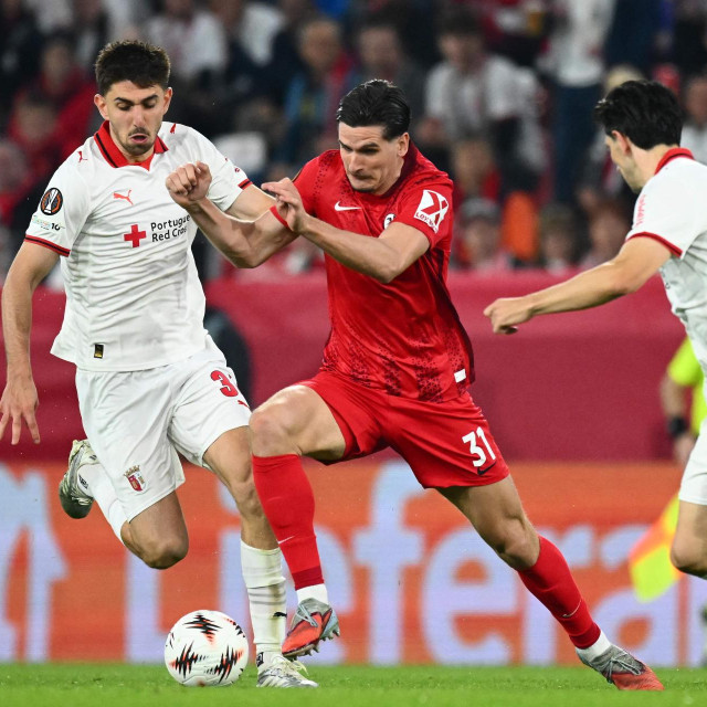 Igor Matanović s Freiburgom je izbacio Bragu za finale Europske lige